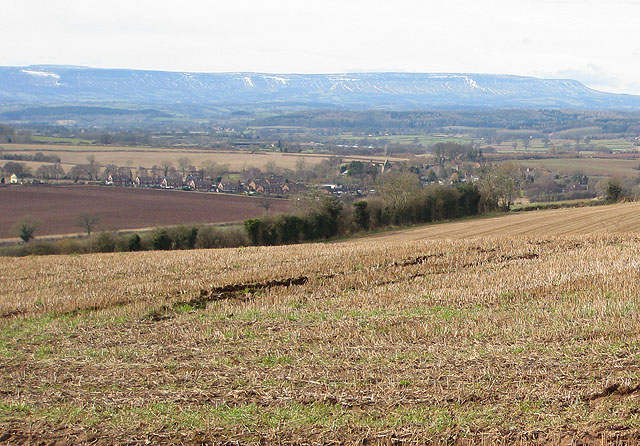 File:View to the Black Mountains - geograph.org.uk - 1165170.jpg