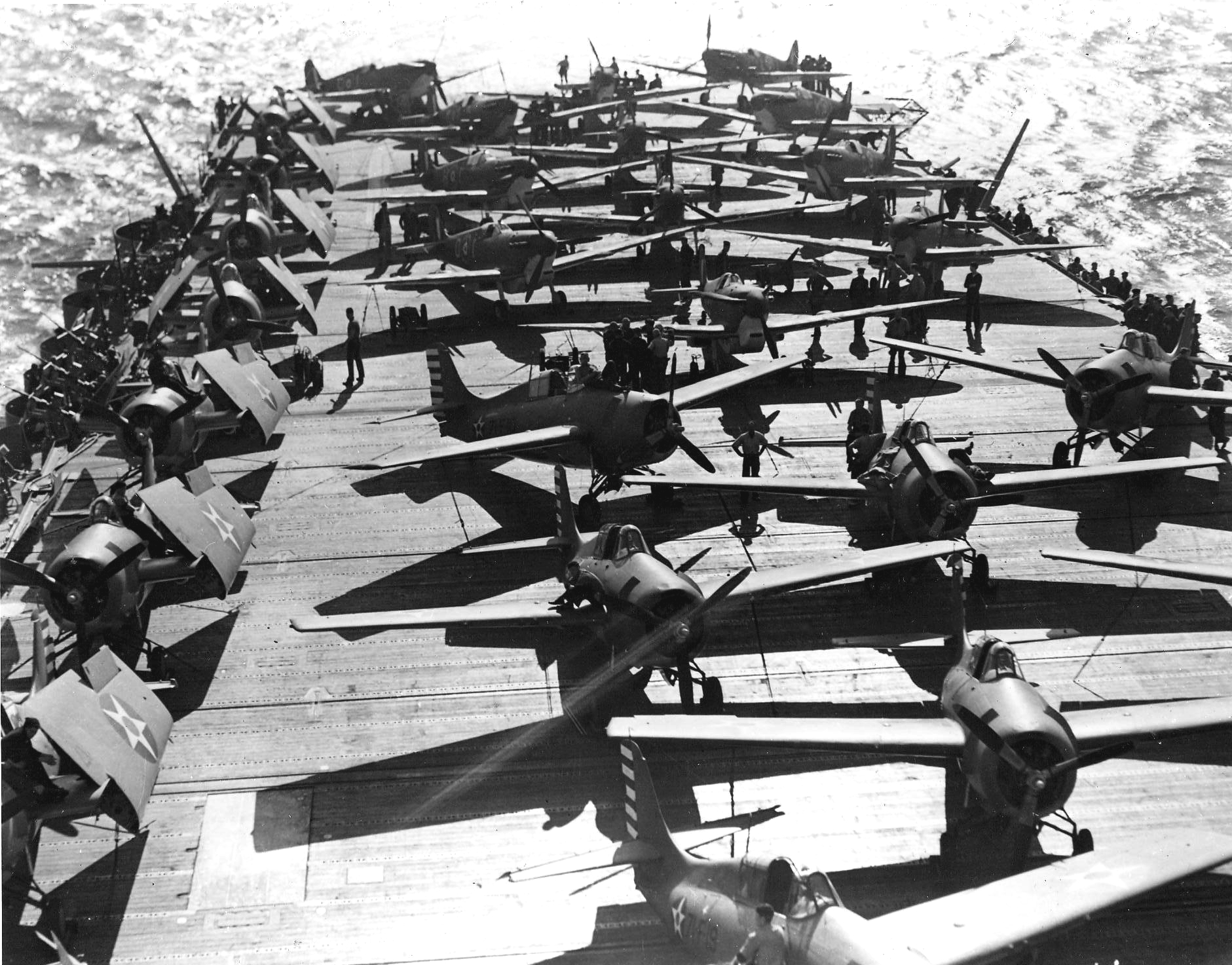 Wildcats_and_Spitfires_on_USS_Wasp_%28CV-7%29_in_April_1942.jpg