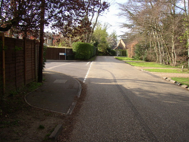 File:Woodham Park Way - geograph.org.uk - 686824.jpg