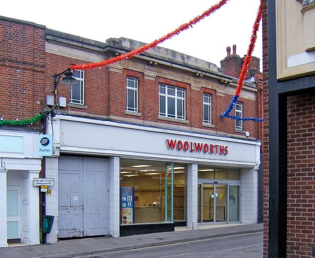 File:Woolworths, 10-12 Corn Street - geograph.org.uk - 1097808.jpg