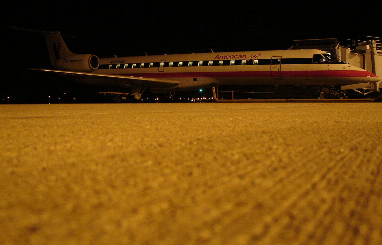 American Eagle ERJ-145 (337760680).jpg