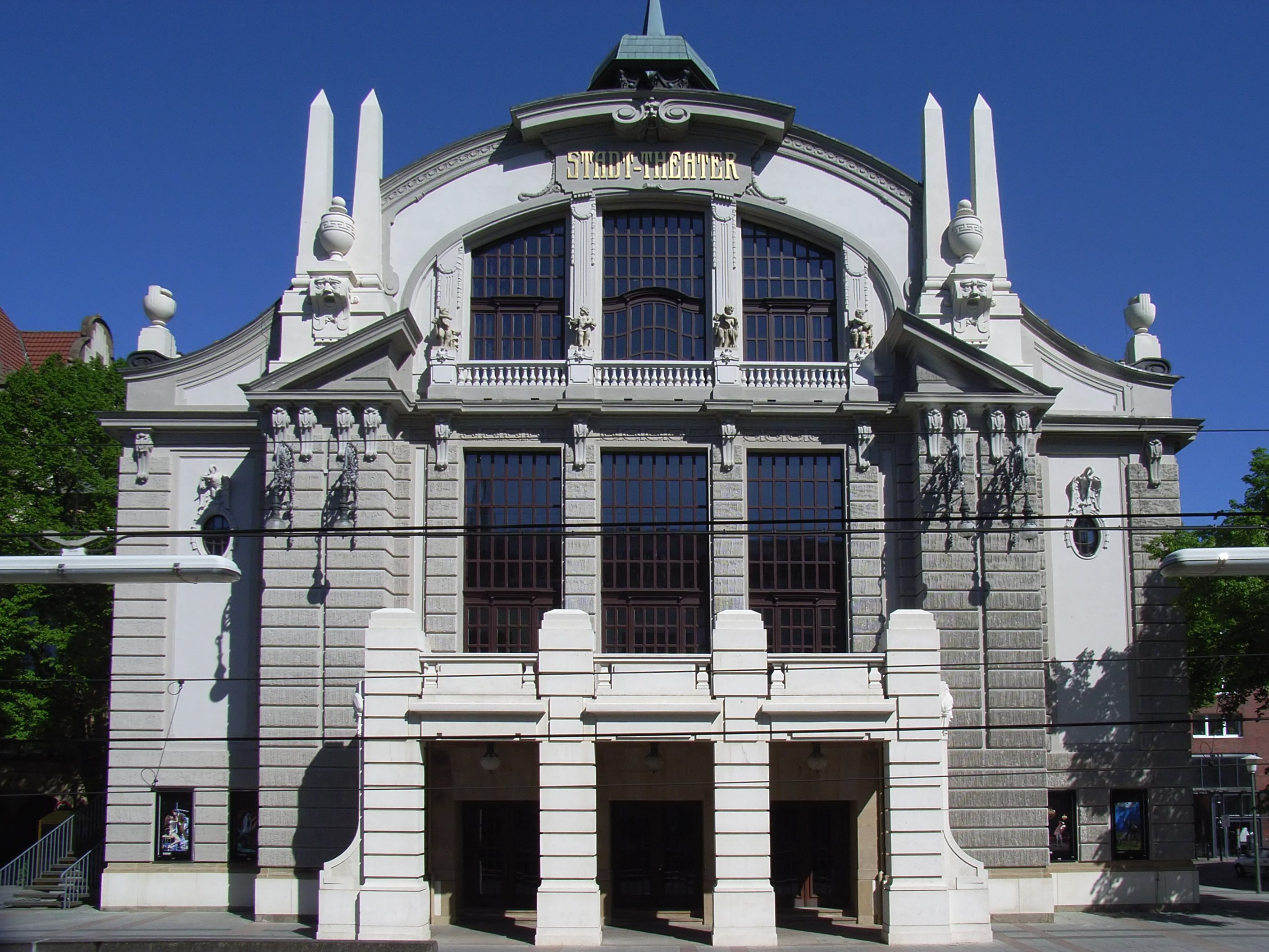 Stadttheater am Niederwall, main entrance