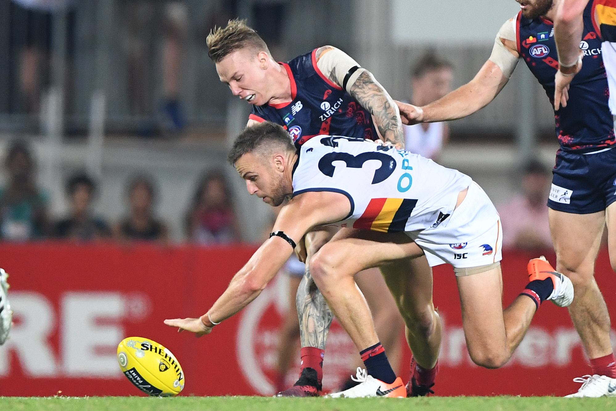 File Brodie Smith and James Harmes compete for the ball.jpg