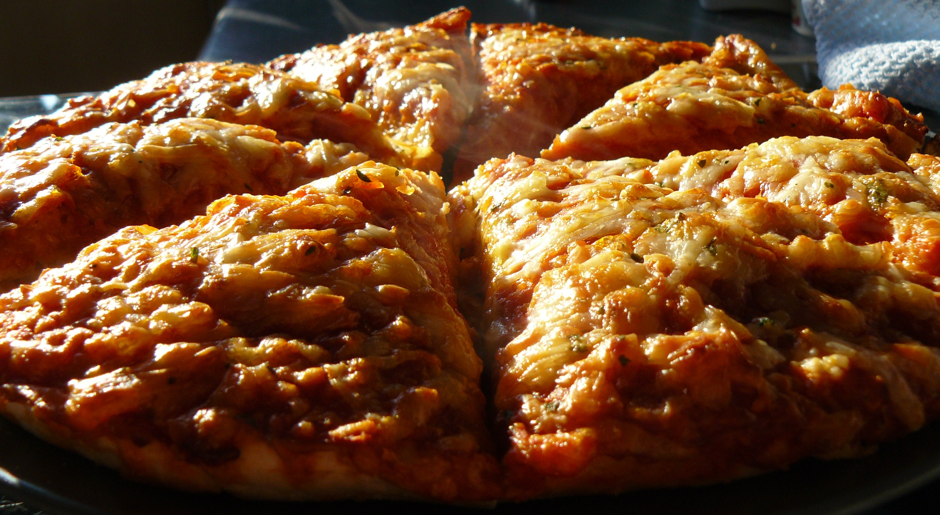File:CHEESE AND TOMATO PIZZA.JPG - Wikipedia, the free encyclopedia