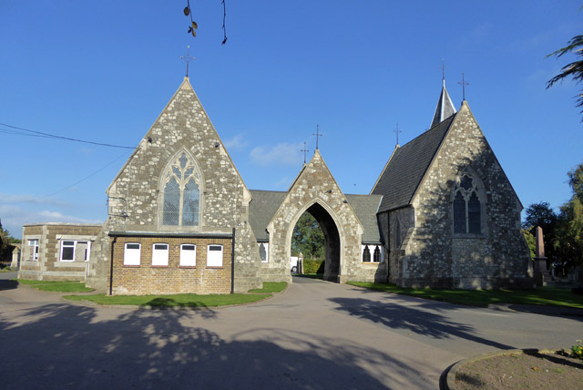 File:Chapels, Deal Cemetery - geograph.org.uk - 5588379.jpg