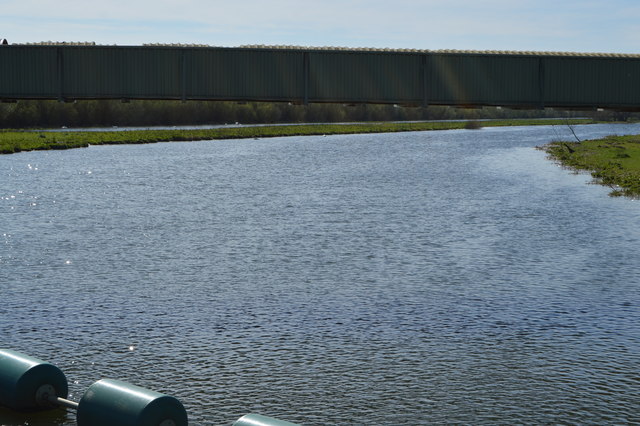 File:Conveyor Belt and Great Ouse - geograph.org.uk - 5433318.jpg