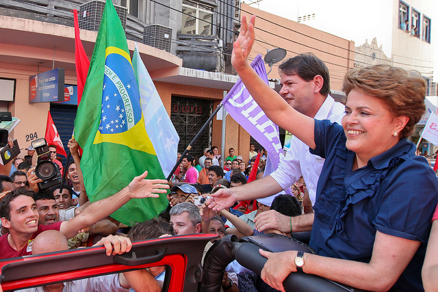 Dosiero:Dilma em carreata por Fortaleza (5118269943).jpg