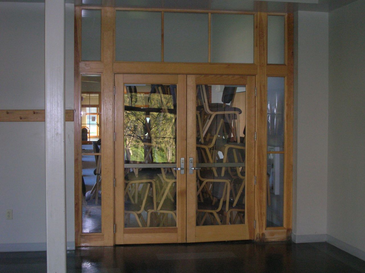 Sliding glass door - Wikipedia