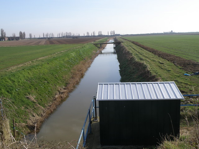 File:Drain on Wyberton Marsh - geograph.org.uk - 1206748.jpg