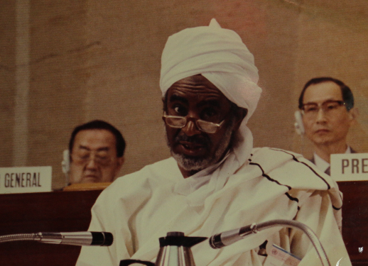 File:El Sheikh Mahgoub Gaafar 1986.png