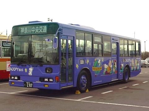 File:KC-MP717M Kanachu Hi132 SNOOPY BUS.jpg