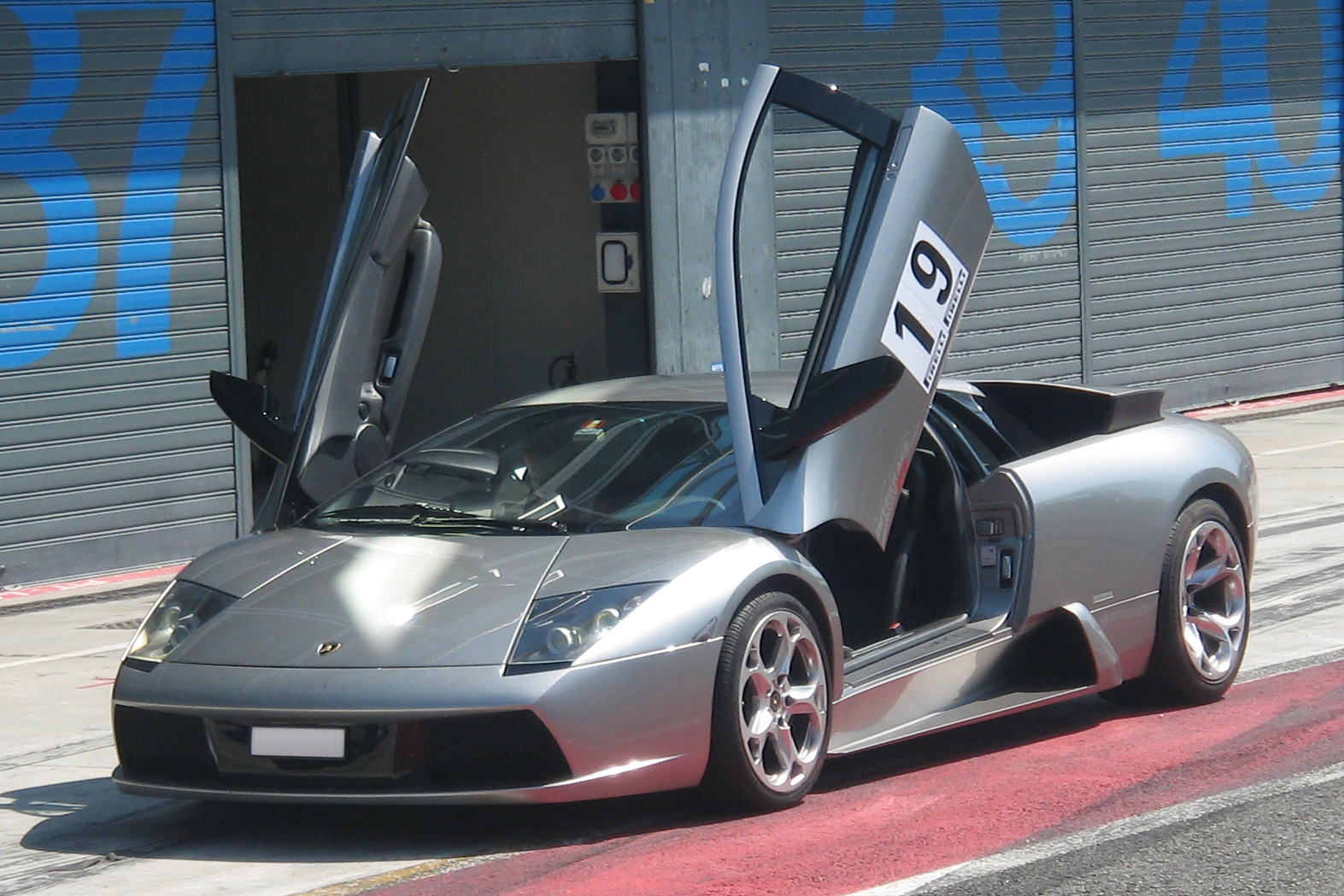 Arriba 50+ imagen auto deportivo lamborghini murcielago