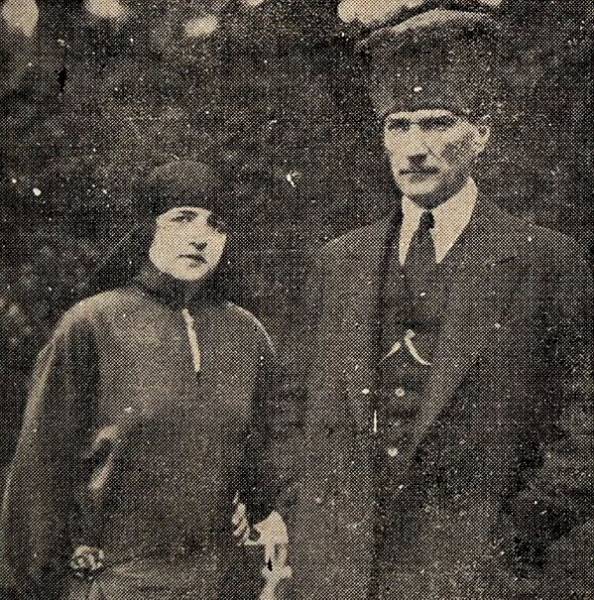 File:Latife Hanım ve Kemal Paşa.jpg