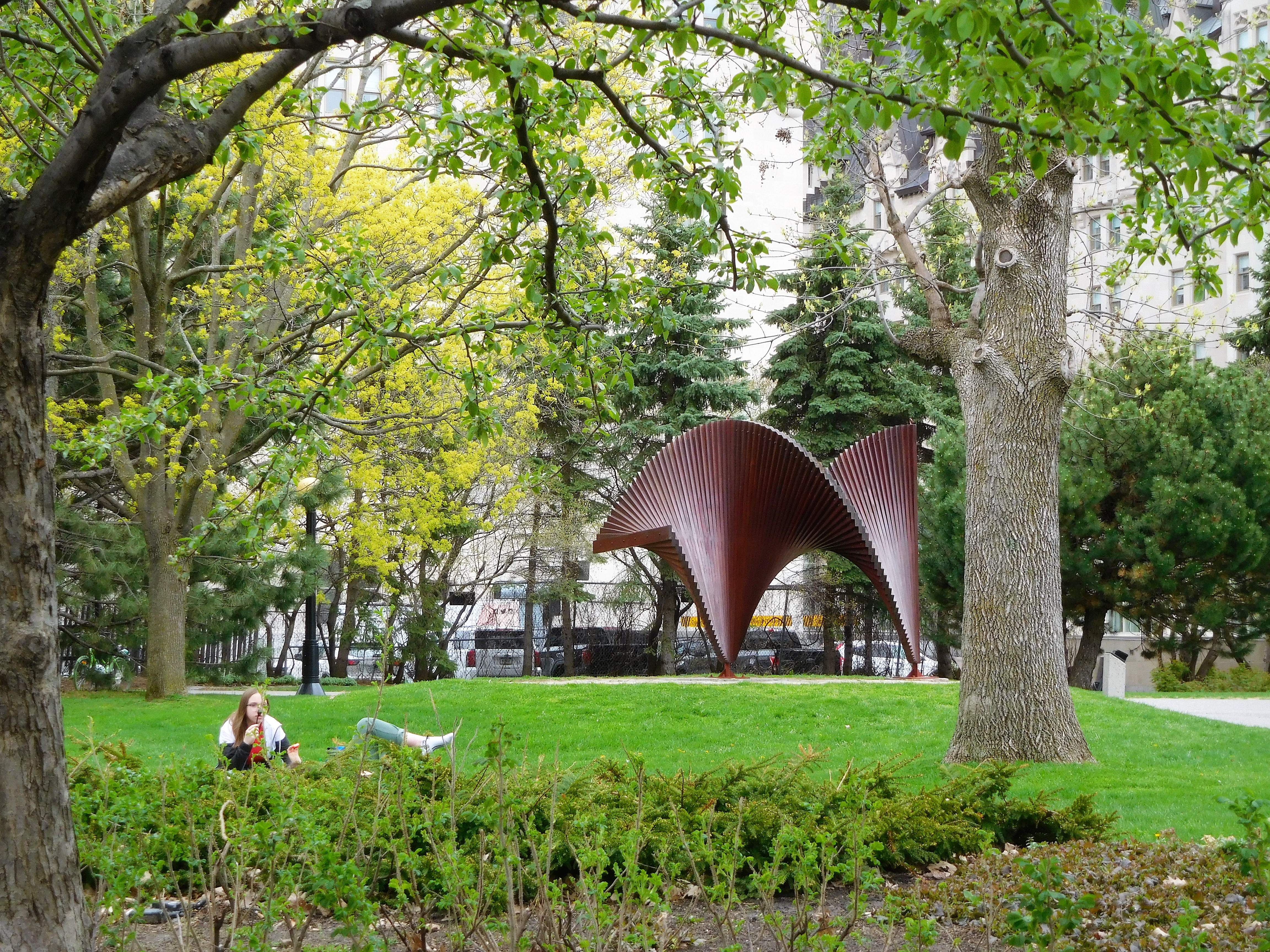 Park two. Перово парк холм. Перово парк холм Москва.