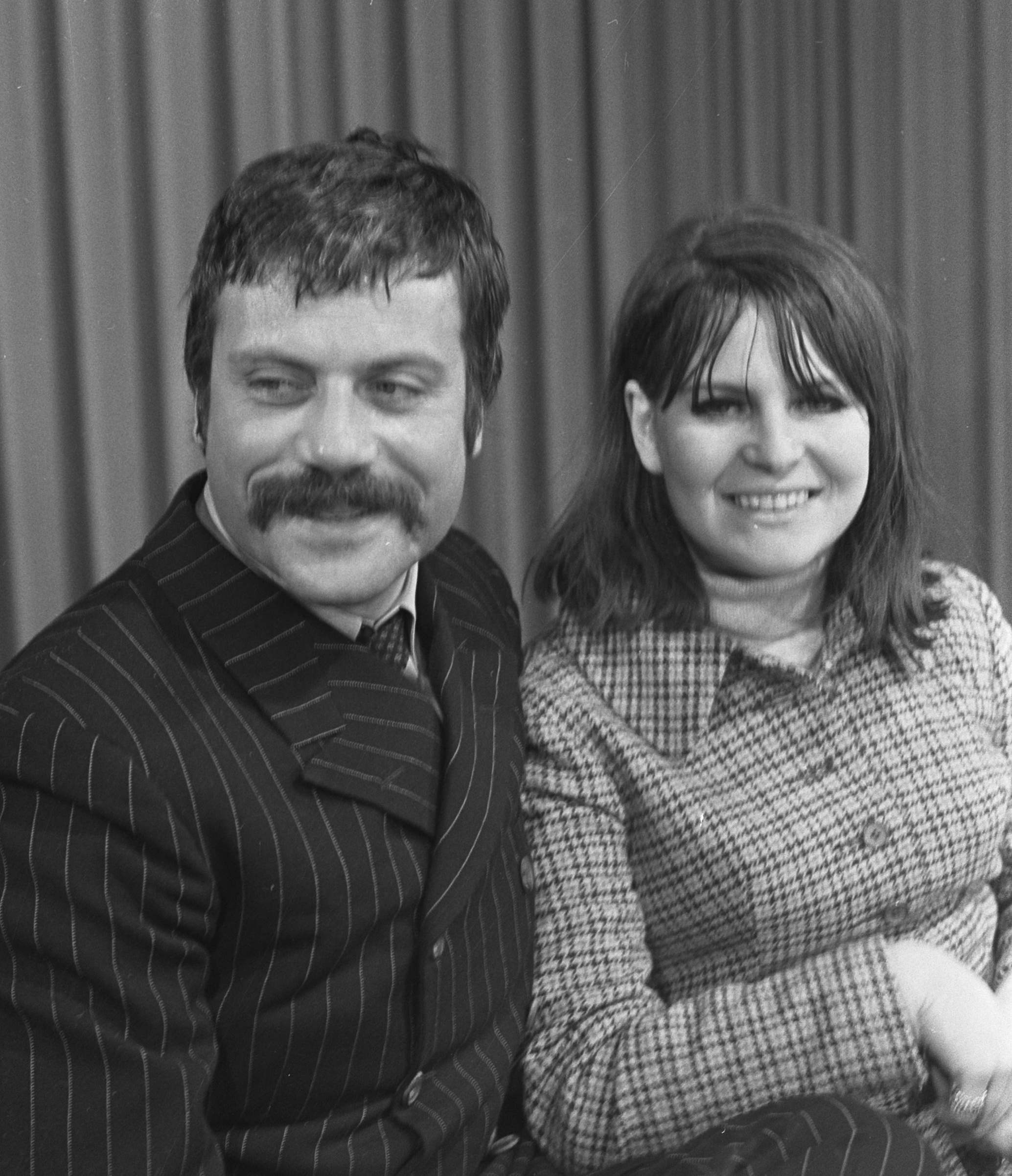 File:Oliver Reed with wife 1968.jpg - Wikimedia Commons