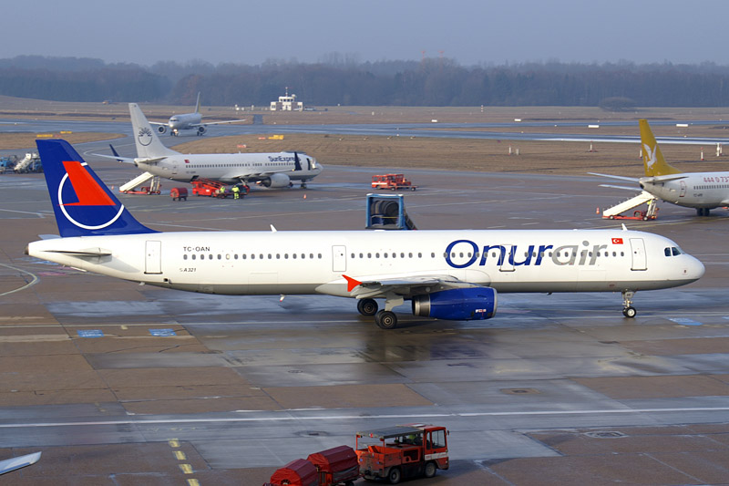 File:Onur Air A321 TC-OAN.jpg