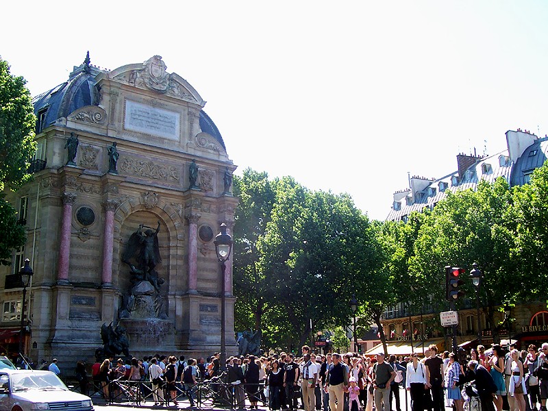 File:Parigi, Fontana Saint Michel, 2009 001.jpg