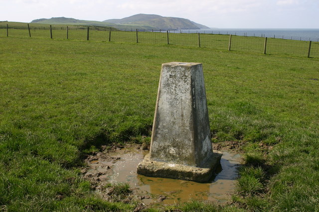 Penrhyn Mawr trig - geograph.org.uk - 184963