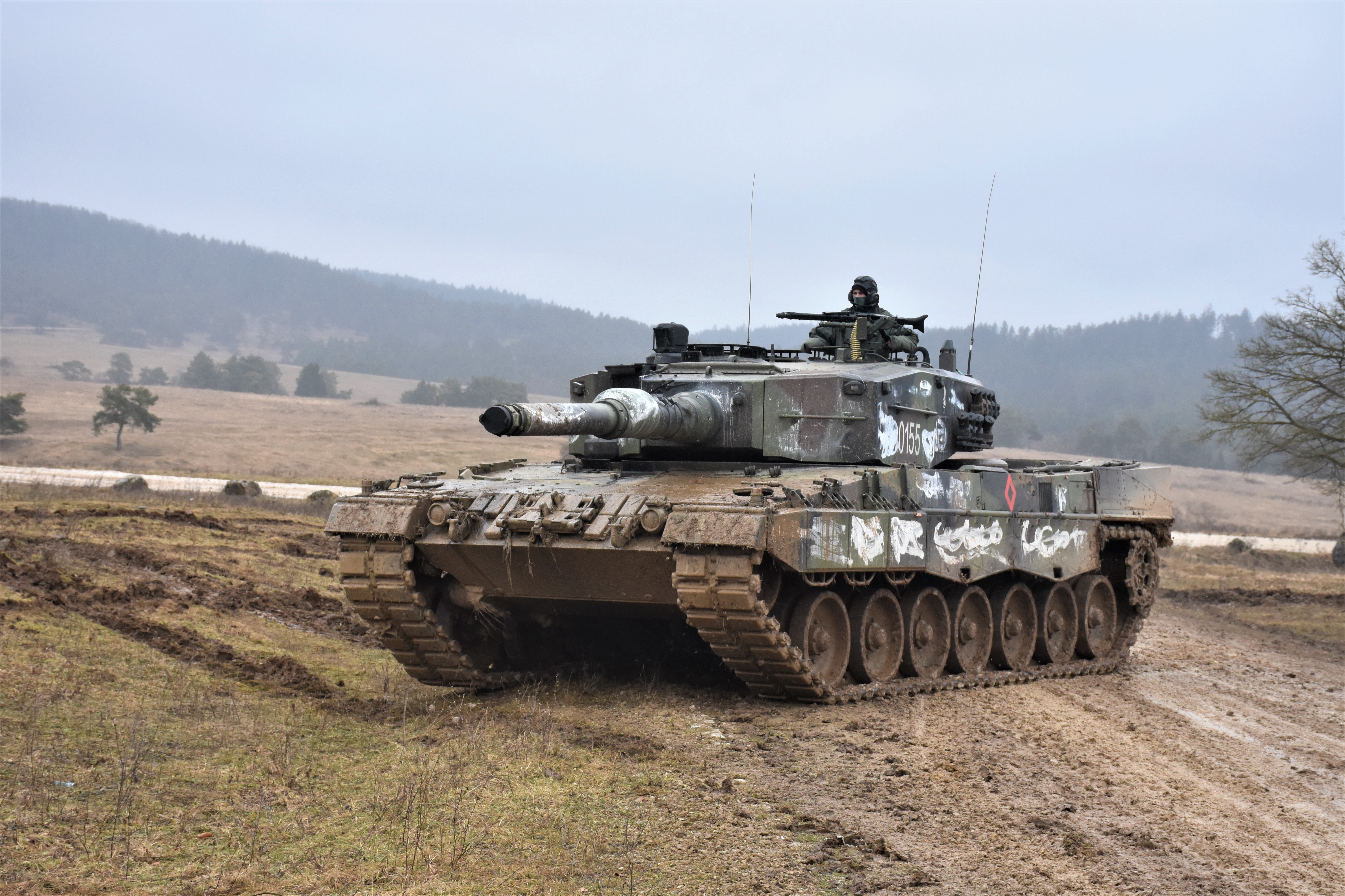 Леопард передали украине. Танк Leopard 2. Леопард 2 ВСУ. Леопард 2а6 на Украине. Танк леопард ФРГ.