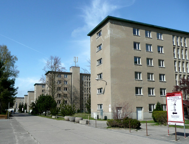 File:Prora - ehemaliges KdF-Seebad - geograph.org.uk - 8775.jpg