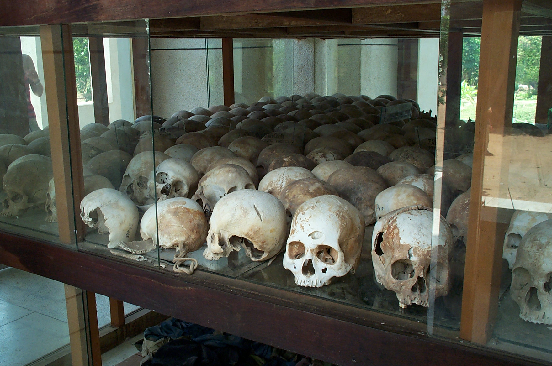 Музей геноцида в камбодже фото