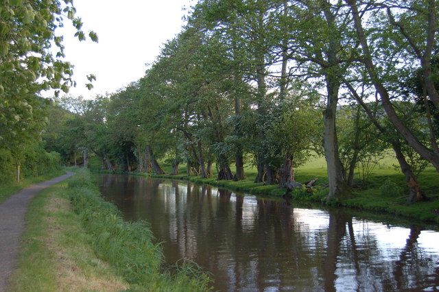 File:Tow path and canal between Pencelli and Talybont Upon Usk - geograph.org.uk - 178590.jpg