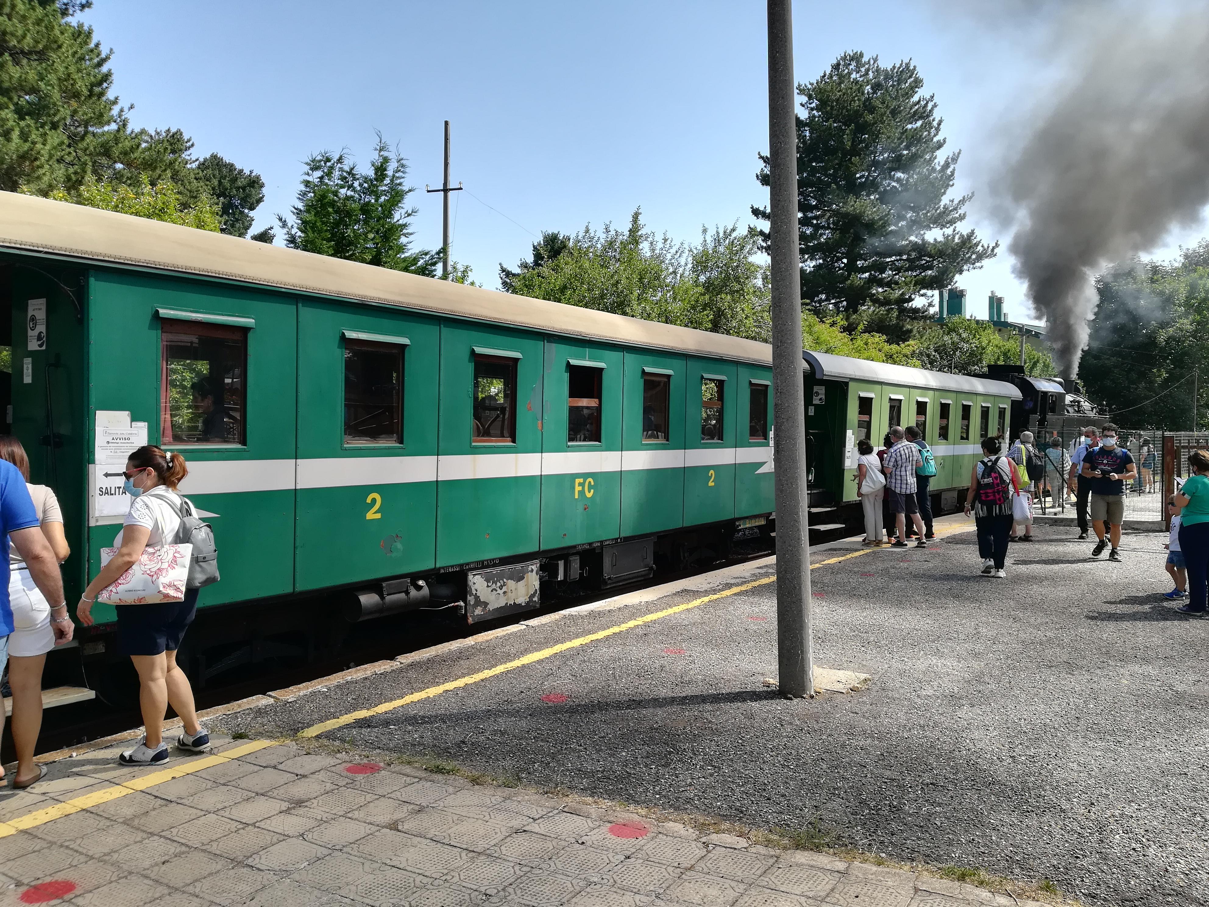 Сила поезда. Двухэтажные электропоезда treno Италия. Treno. Of 40 in treno.