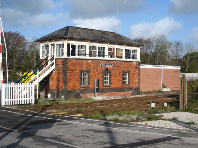 File:Truro signal box - geograph.org.uk - 1576333.jpg