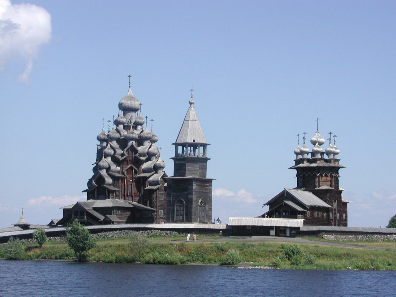 Ансамбль культурного наследия. Ансамбль Кижского погоста. Архитектурный ансамбль Кижи. Архитектурный ансамбль Спасо Кижского погоста. Ансамбль Кижского погоста ЮНЕСКО.