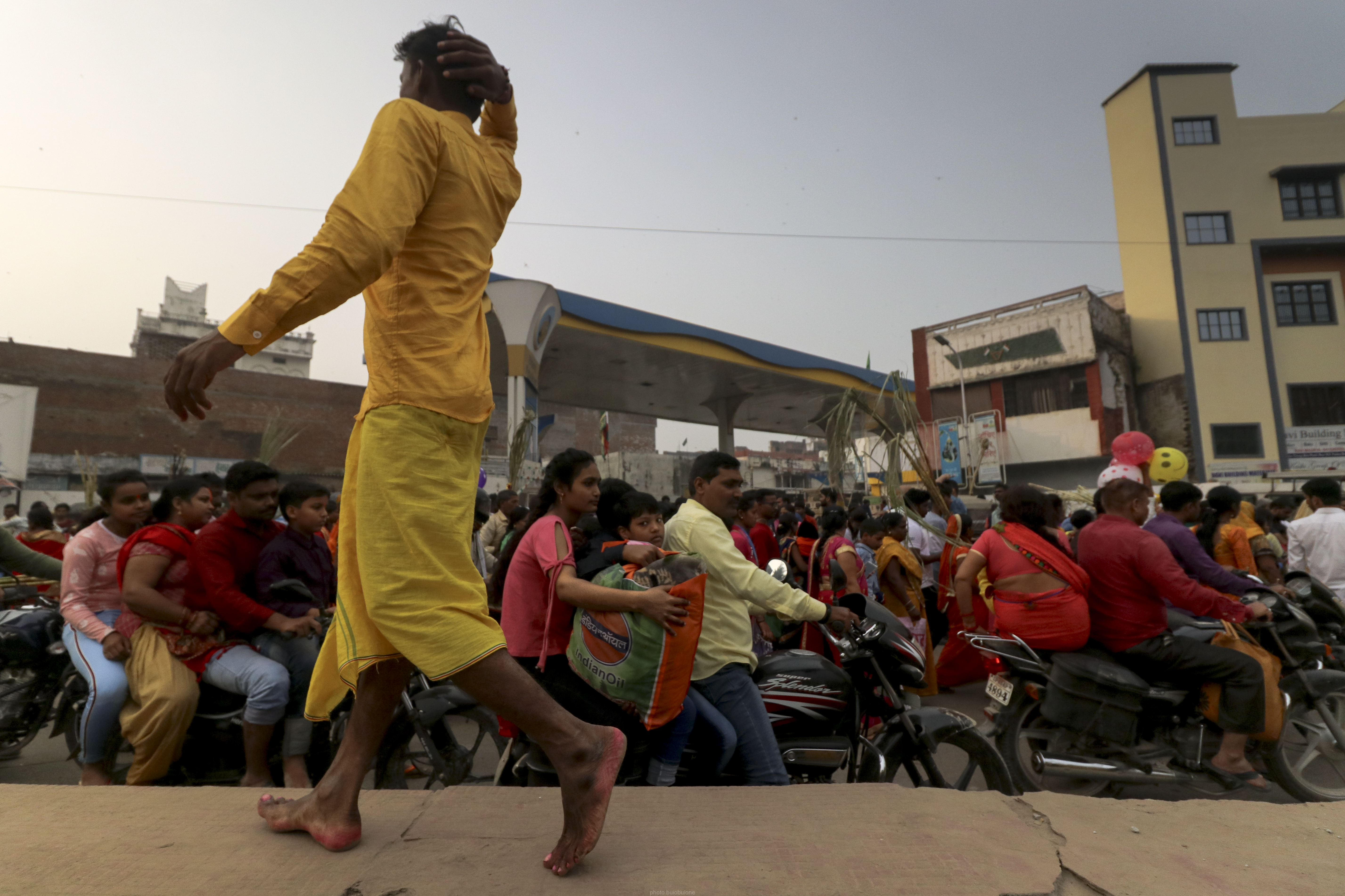 India 6. 48 Миллион человека. Государство Непал.города с населениями. В Непале благодарят люди. Люди благодарят друг друга в Непале.