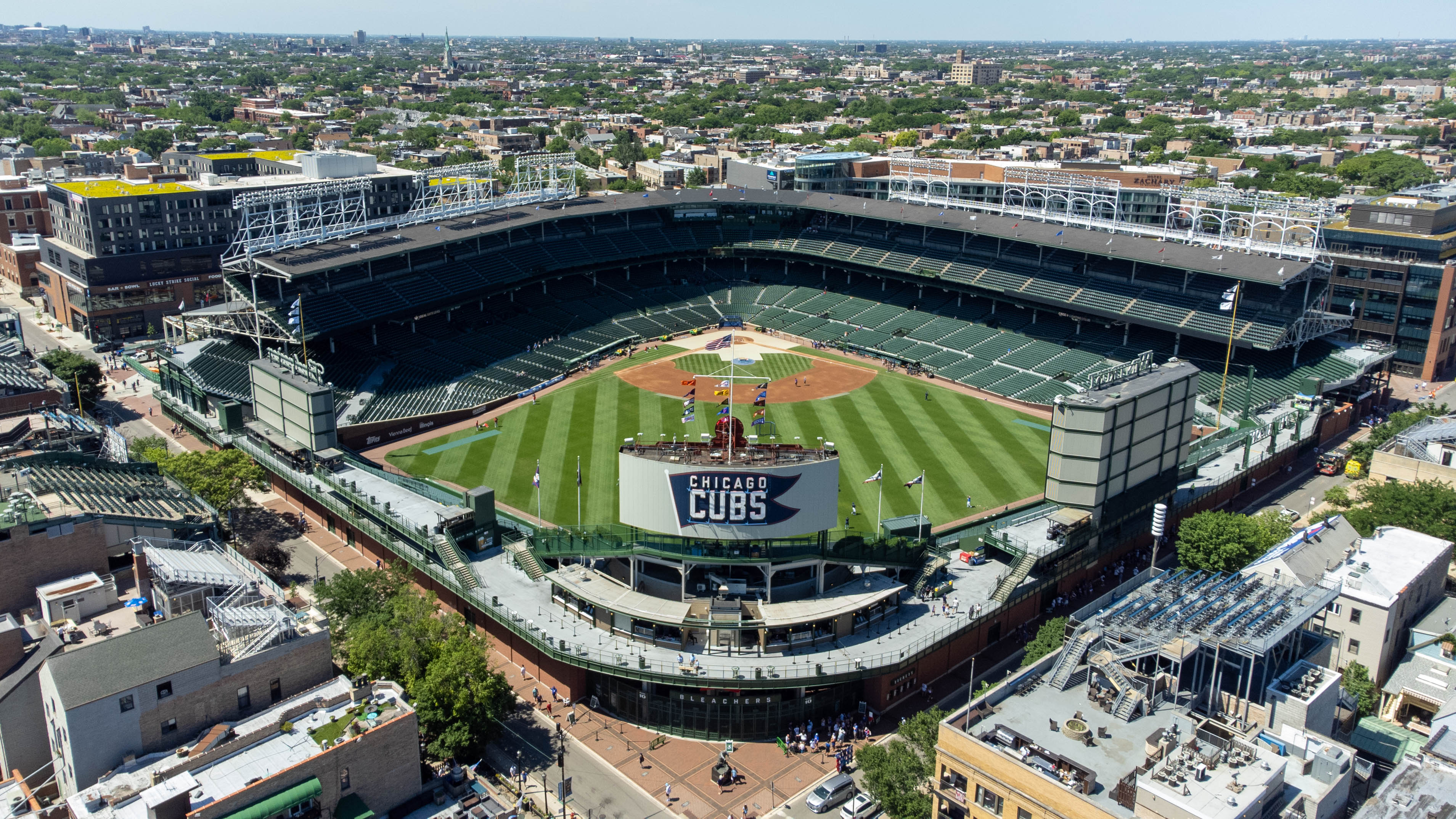 Field of Dreams: How to get Chicago Cubs and Cincinnati Reds vintage jerseys,  shirts, hats 