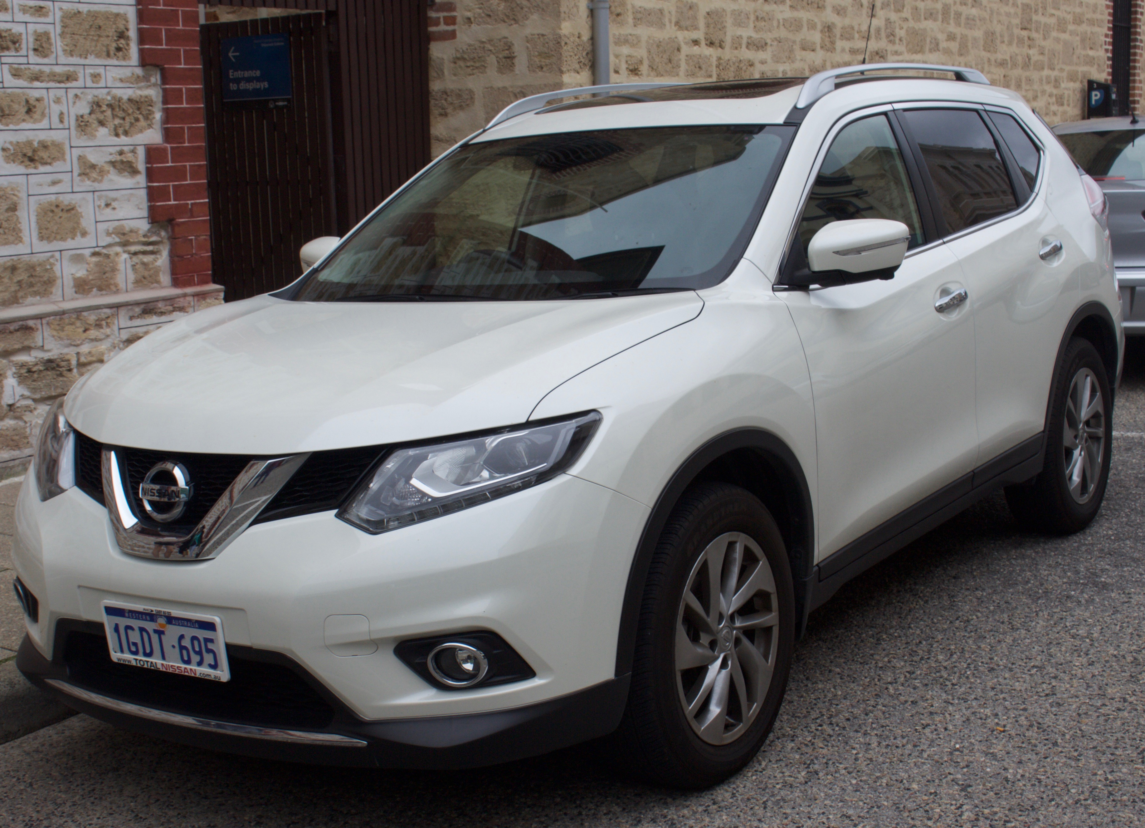 File:2015 Nissan X-Trail (T32) ST-L 2WD wagon (2017-01-15) 01.jpg -  Wikimedia Commons