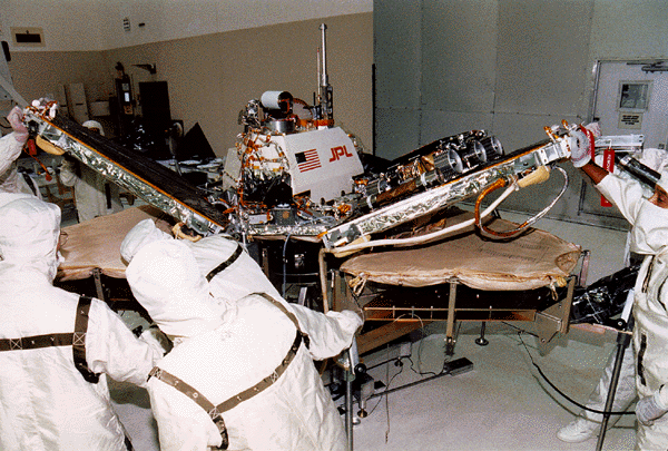 File:Assembly of Mars Pathfinder.png