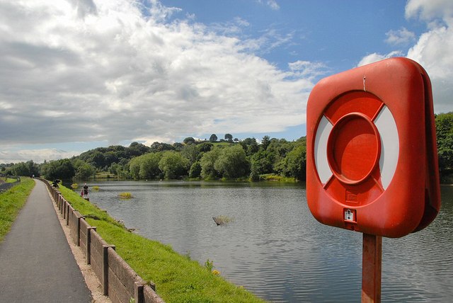 File:Bathpool Reservoir - geograph.org.uk - 1528001.jpg