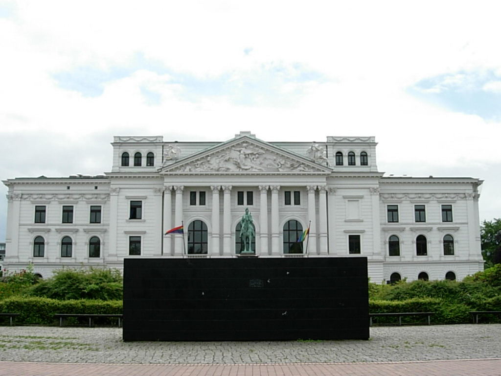 ''Black Form'', entworfen für die [[Skulptur.Projekte