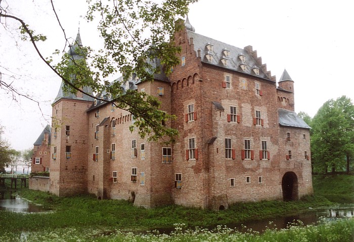 File:Castle doorwerth colour.jpg