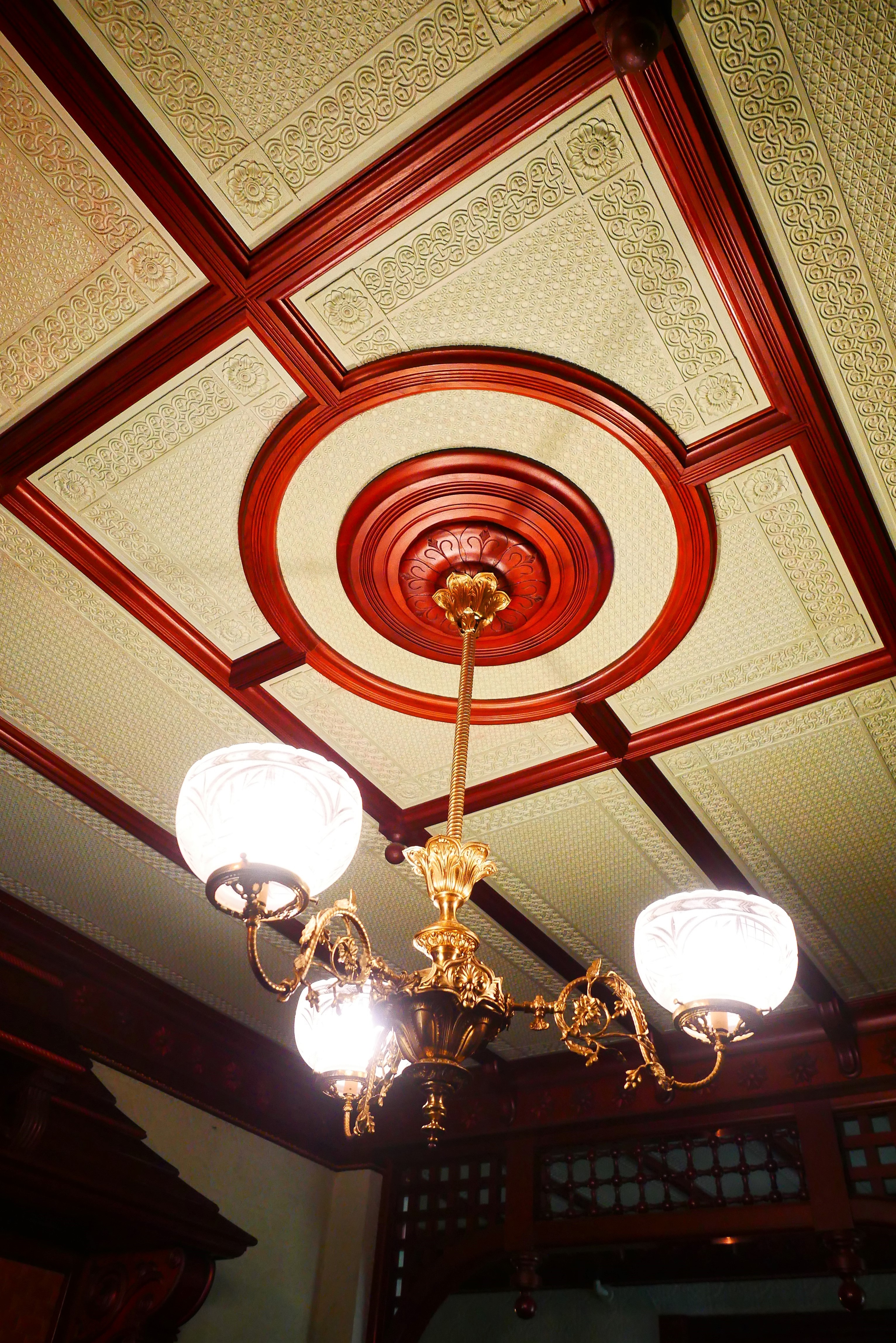 File:Ceiling lights Winchester Mystery House.jpg - Wikipedia