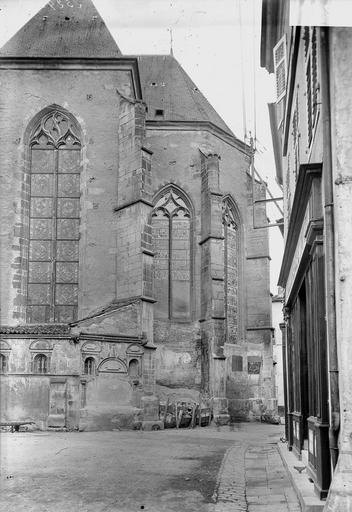 File:Eglise - Abside, au sud - Vézelise - Médiathèque de l'architecture et du patrimoine - APMH00025290.jpg