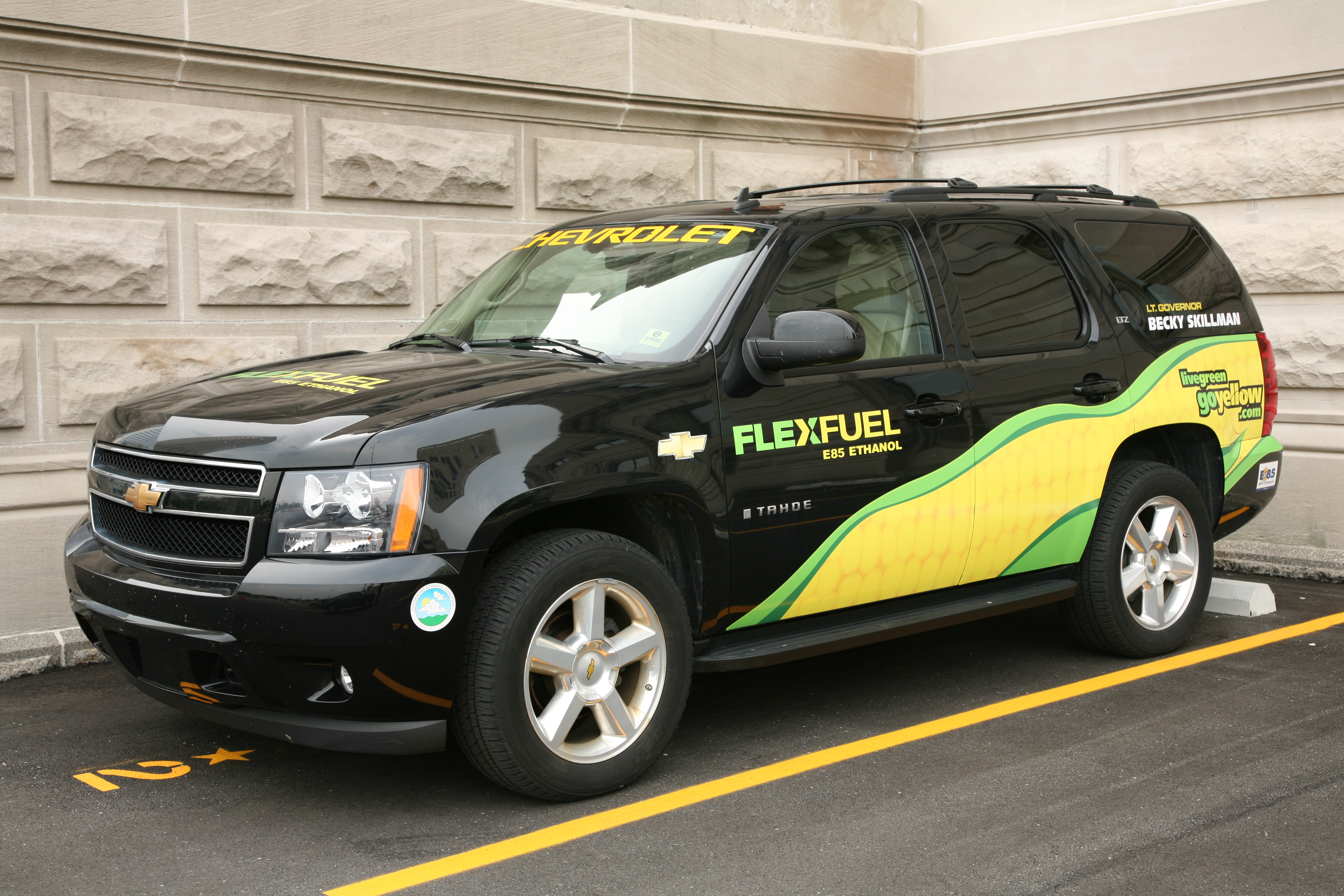 Флекс машина. Машины «Flex-fuel». Chevrolet Equinox Flex fuel. Flex fuel автомобили. Машины на этаноле.