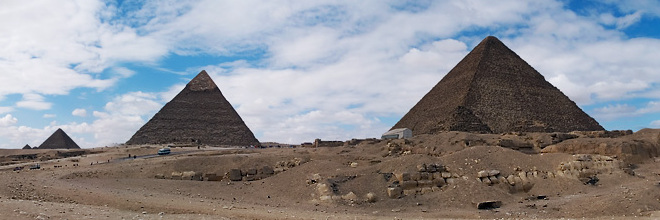 Pyramid of Menkaure (left), Pyramid of Khafre (center), Great Pyramid (right)