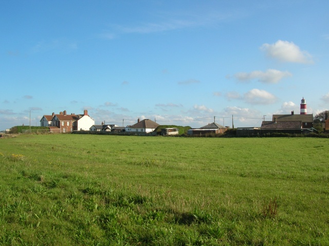 File:Happisburgh - geograph.org.uk - 560444.jpg