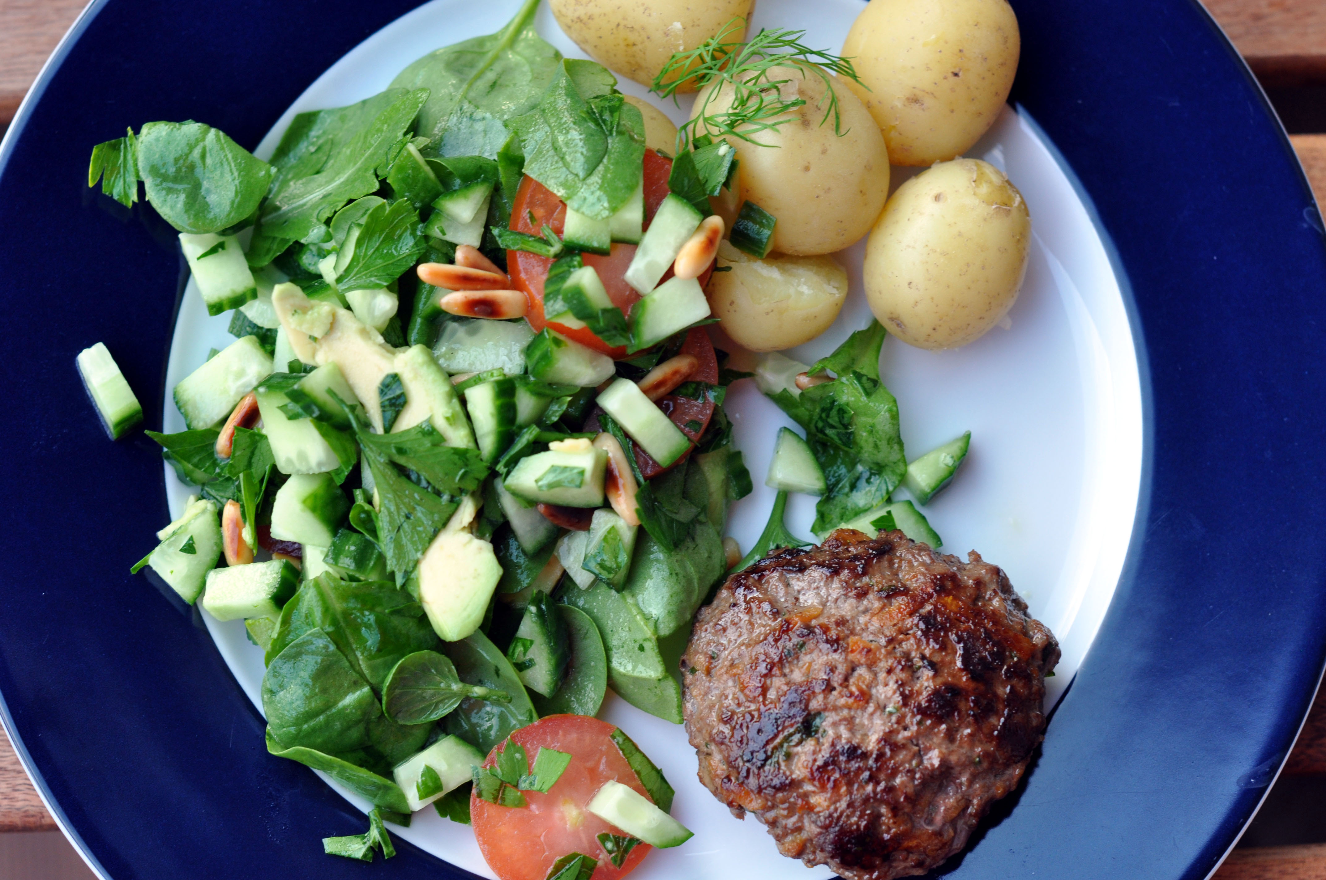 We like potatoes. Kartofler (Danish-Style Potatoes). Cutlets with Side dish.