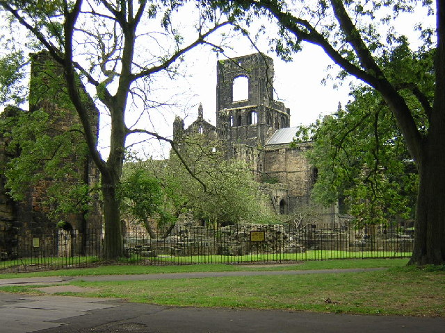 File:Kirkstall Abbey - geograph.org.uk - 11881.jpg