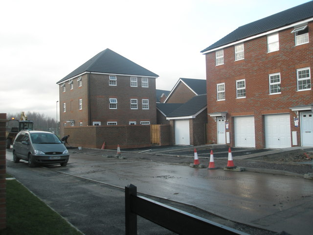 File:Laying tarmac just off South Street - geograph.org.uk - 1619542.jpg