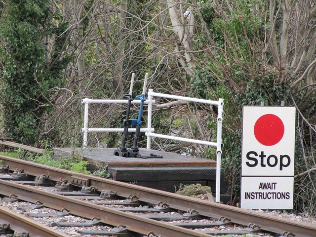 File:Levers by the line - geograph.org.uk - 1595199.jpg