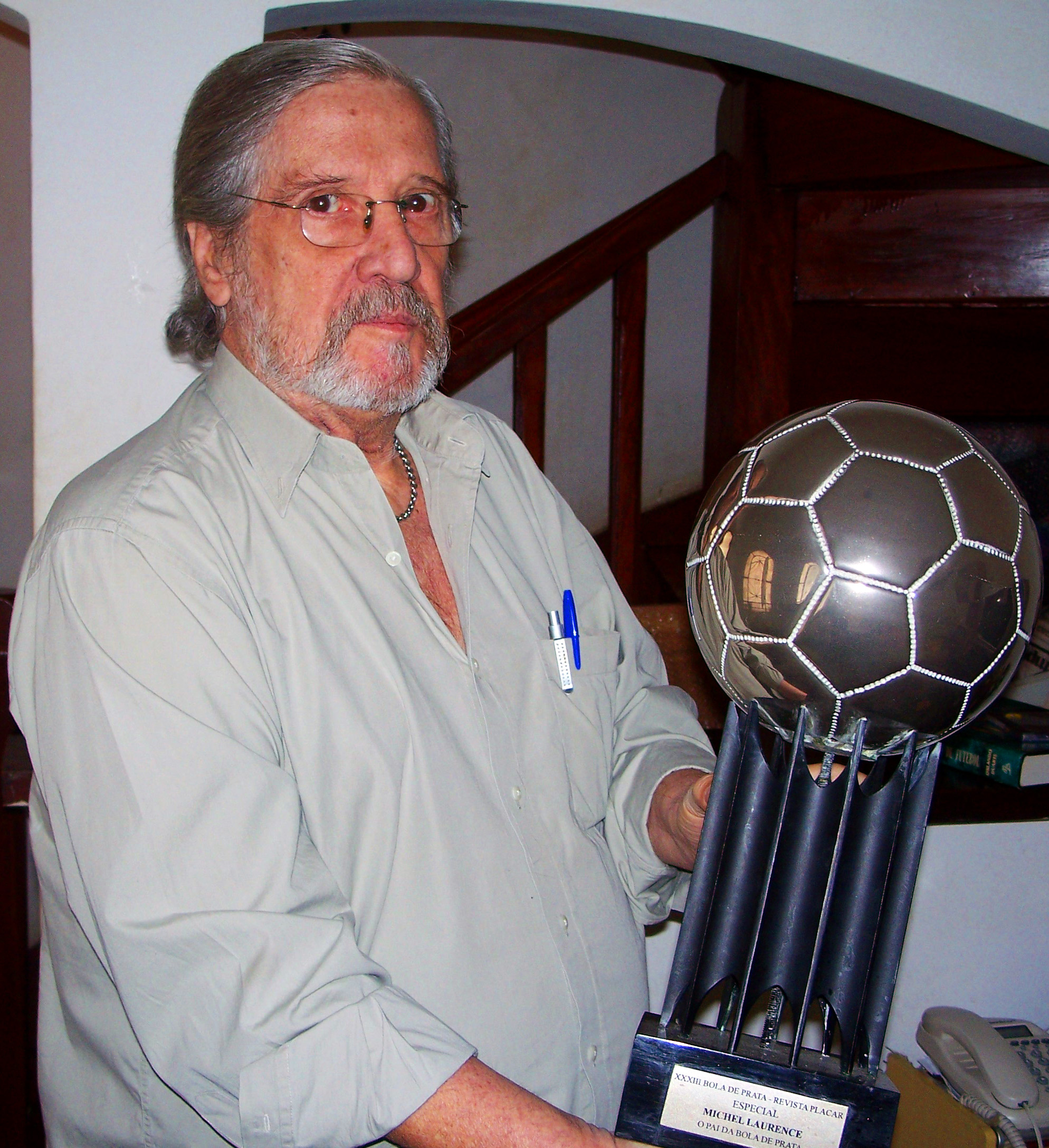 Suárez e Aline Gomes ganham Bola de Ouro do Campeonato Brasileiro