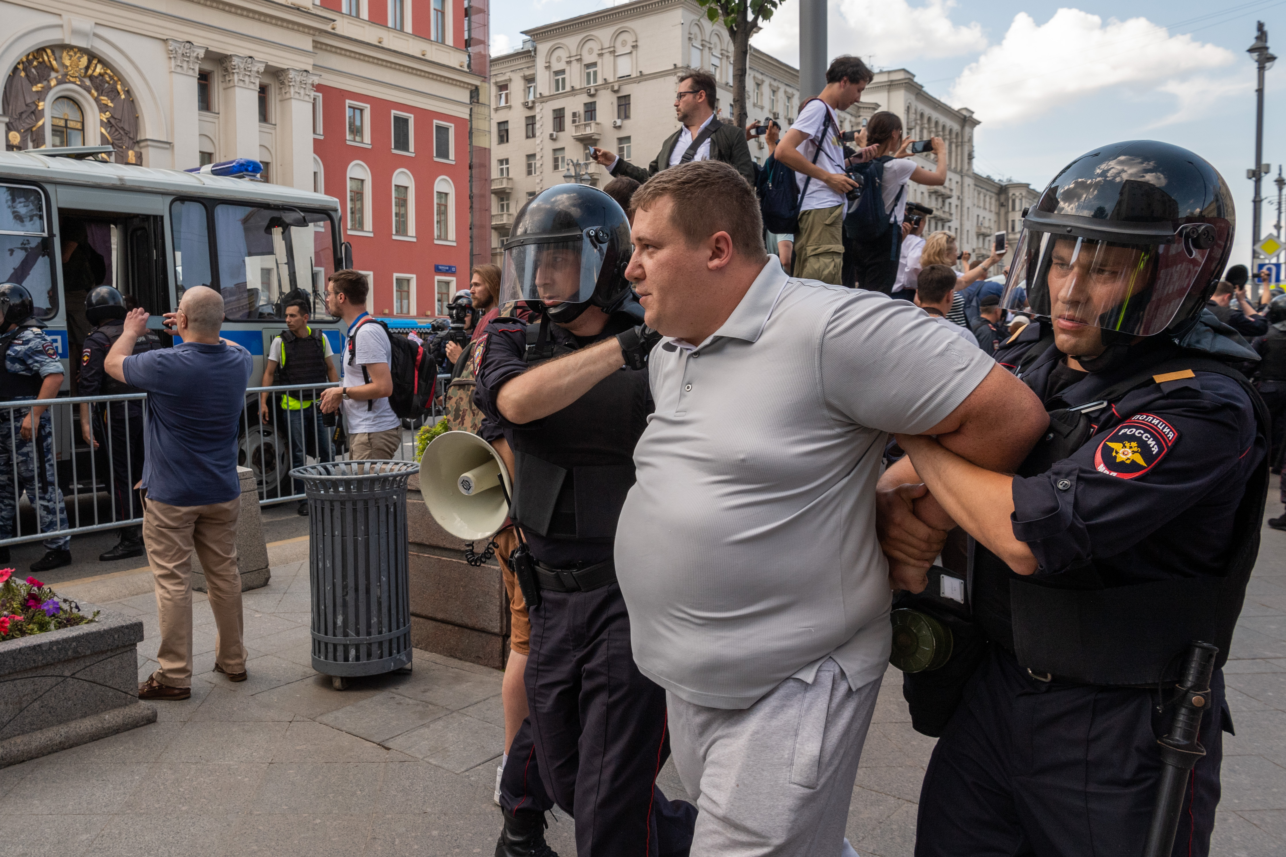 это все омон москва