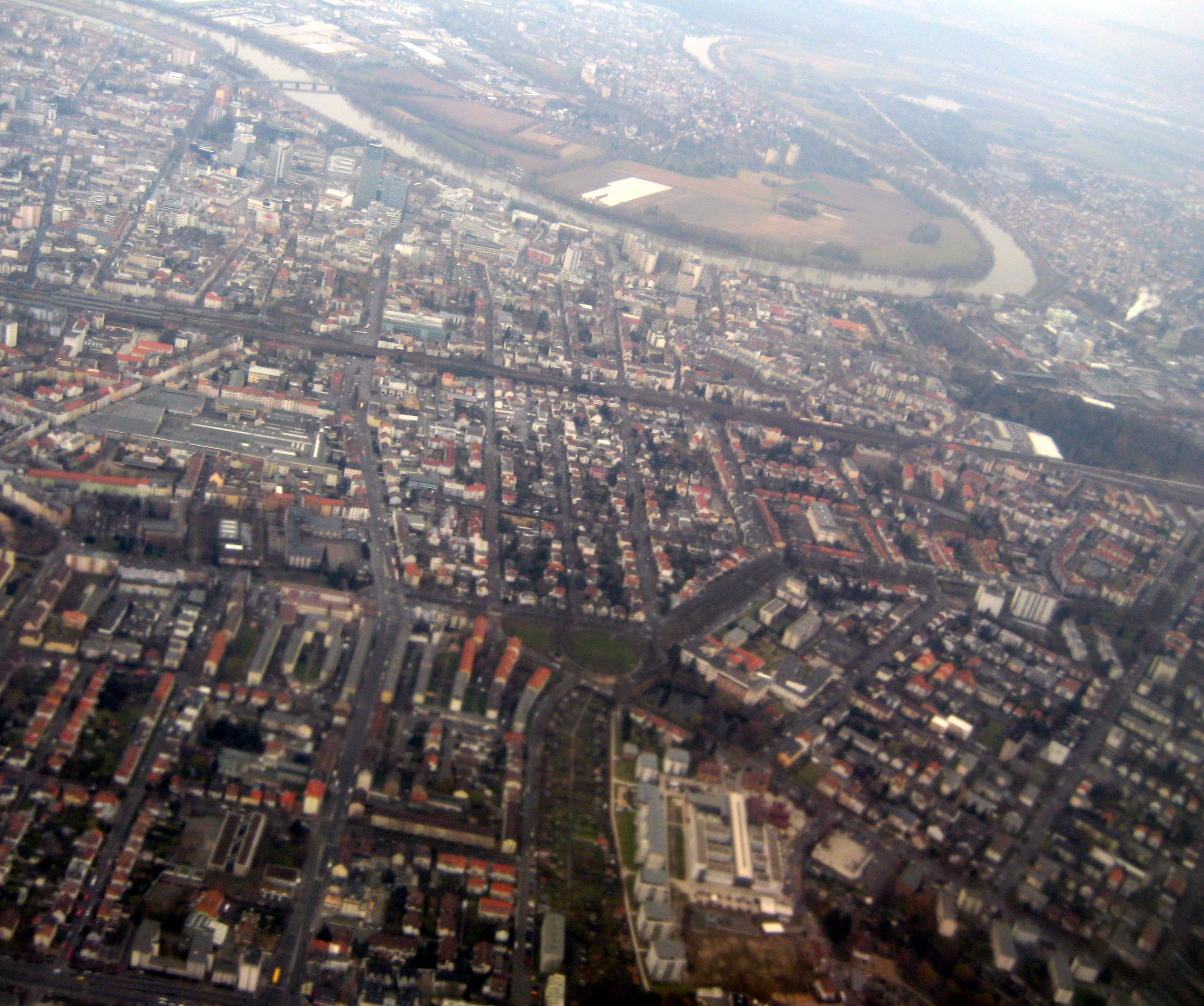 File:Offenbach-mainschleife.jpg - Wikimedia Commons