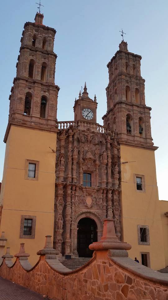 File:Parroquia de Nuestra Señora de Los Dolores,Dolores Hidalgo .jpg -  Wikimedia Commons