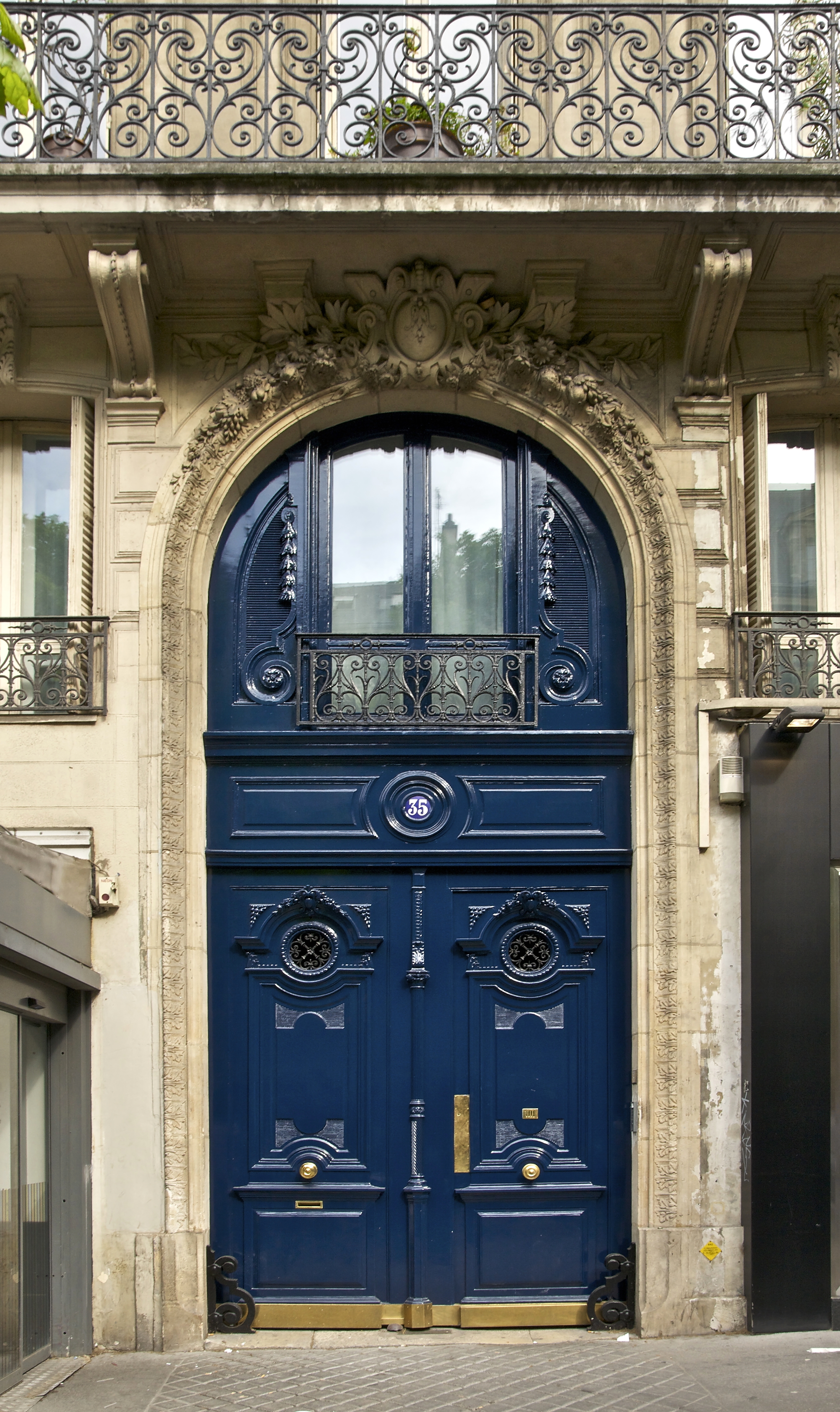 двери парижа